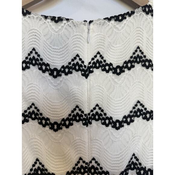 Vintage Y2K Guess Womens Lace Chevron Dress Size 14 Sheer Cocktail Party Event - Picture 10 of 14